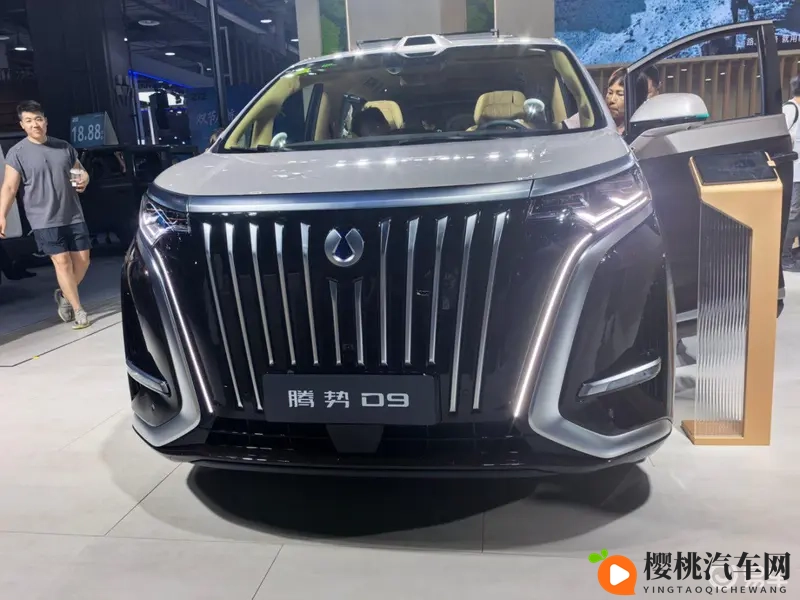 男女打扑克:汽车新风尚:车内趣味活动乐翻天-3