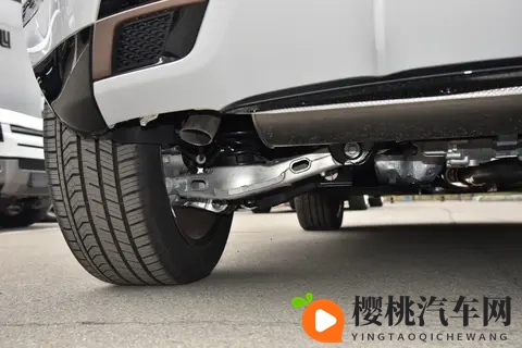 选车丨外观硬派年轻,两款车型配置,揽胜极光怎么选?全方面分析-1