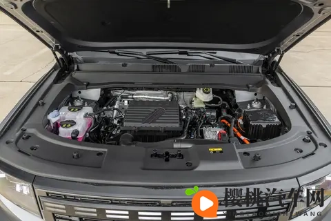 不到15万,方盒子新卷王,配三电机真四驱,续航147km,香吗?-1