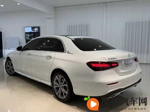 30万拿下22年奔驰E级,豪华座驾轻松拥有!-1