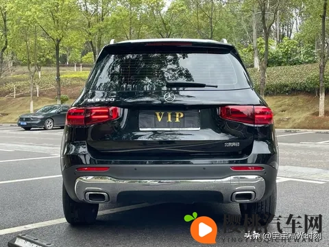 奔驰新GLB的冒险：车顶星空与七座秘密-1