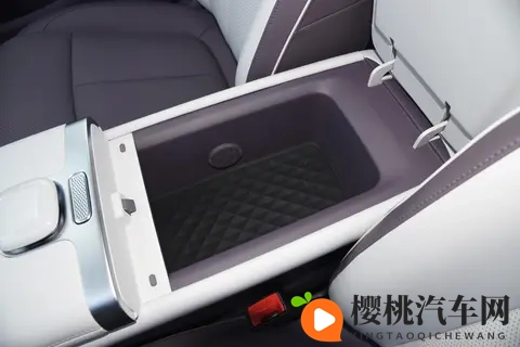 油驰电掣，一汽奥迪强大产品阵容亮相广州车展丨穆杉车话-1