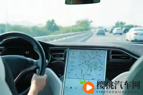 一位12年老司机的忠言:跑高速,牢记这4条铁律,关乎你的安全-2