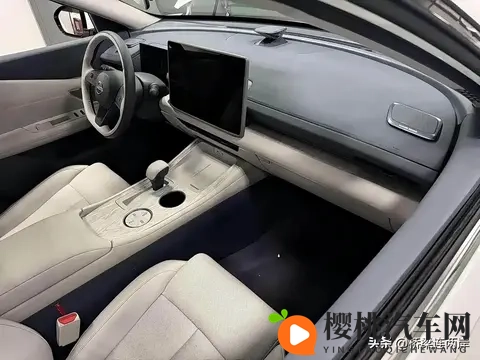 日产天籁19万起配鸿蒙座舱!B级车价格战要疯?-1