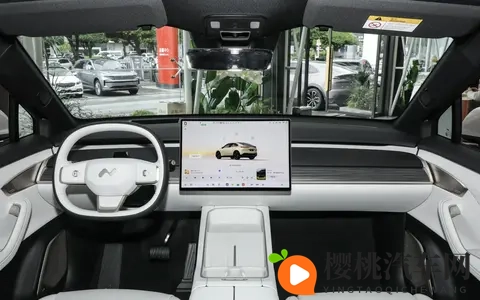 乐道L60 2025款740km长续航版,外观大气,内饰豪华-3
