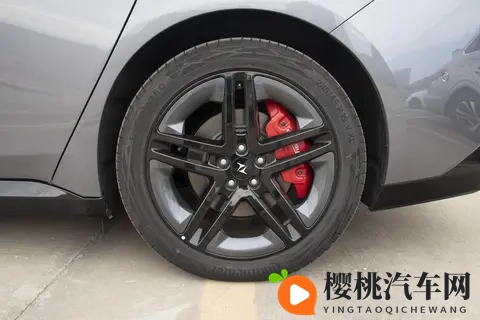 智美超能轿跑实至名归，东风奕派eπ007+深度体验-3