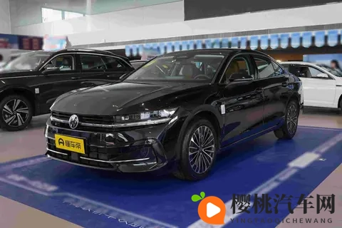 新车 方向盘回归物理按键_增华为HiCar 2026款大众迈腾B9实车亮相-2
