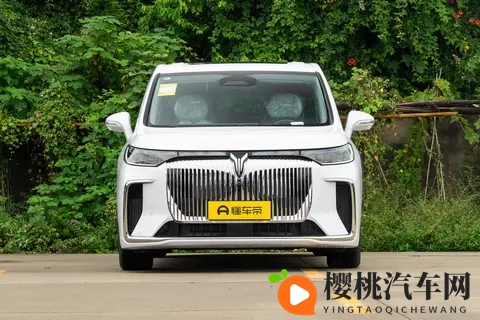 谁懂啊!26 款岚图梦想家把 12 分钟快充和鸿蒙智能焊在 MPV 里了-1