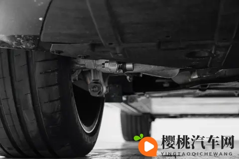 BBA之后锁定蔚来ET9?它凭什么征服挑剔的豪华车主?-1