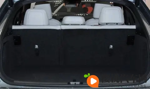 25万级家用SUV实力派！乐道L60续航740km，空间灵活多变-2