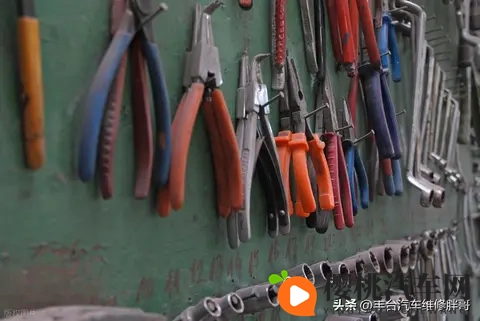 车辆出现“咯吱咯吱”异响、开车发飘等问题怎么回事?-2