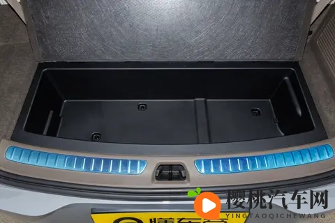 试驾 腾势N8L DM大六座SUV-1