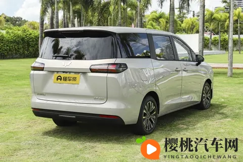 开了10多年车的老司机，为何被这款7座家用MPV星光730 PHEV圈粉？-1