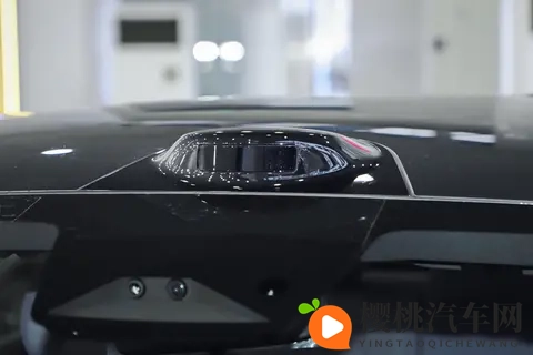 从驾控到续航全拉满!深蓝 L06 入门即满配,1399 万起诚意十足-1