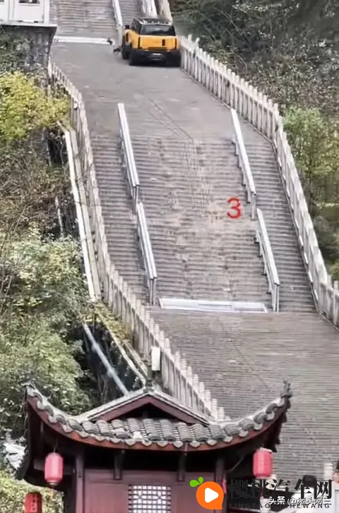 奇瑞风云X3L，挑战天门山失败，我们还是要鼓励一下-2