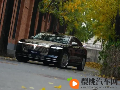 气场不输BBA!试“劳里劳气”的岚图追光L-3