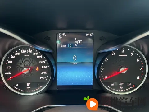 19万拿下昆明一手黑武士，20款奔驰GLC260L，家用代步好选择-3