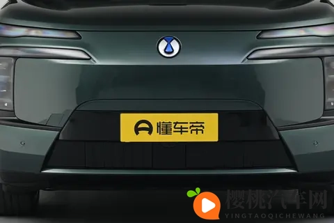 腾势N8L:大六座安全豪华SUV，是家庭出行的理想选择！-2