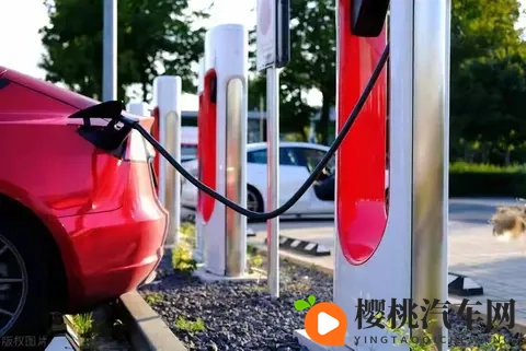 油车换电车1年后,才明白的3件事,普通人真的不建议买电车!-1