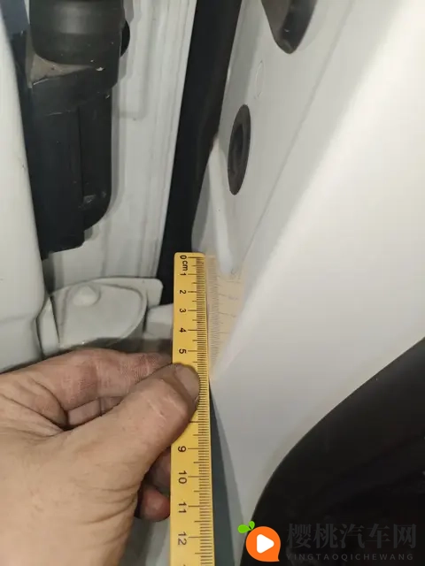 十年老友价，10万拿下准新一手奔驰C级-3