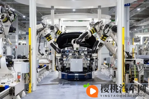 关税大刀砍向自己！美国汽车业18万人失业，万亿产业链加速逃离-3