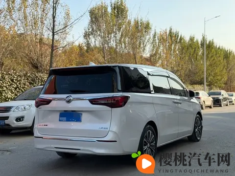 16万多拿下20款别克GL8陆尊,家用商务都合适?-3