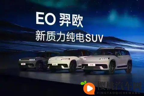 被同桌扒开腿用震蛋器玩弄:同桌强行扒开腿,使用震蛋器进行侵犯-3