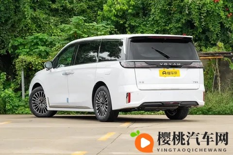26款岚图梦想家PHEV 乾崑 Ultra 解析:高端 MPV 的豪华与实用平衡-3