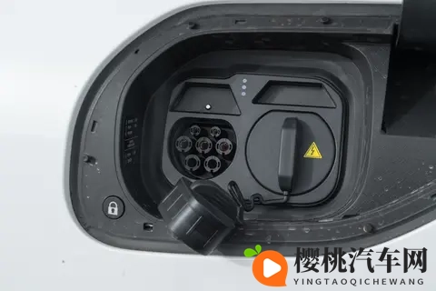 阿维塔06 Elite版上市 增程_纯电双动力 标配激光雷达-3