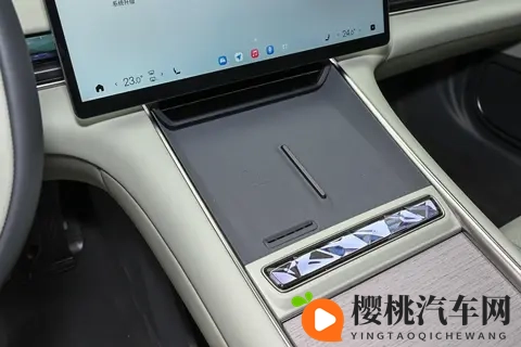 2025款星纪元ES增程版Ultra四驱旗舰:实力与智能兼备-2