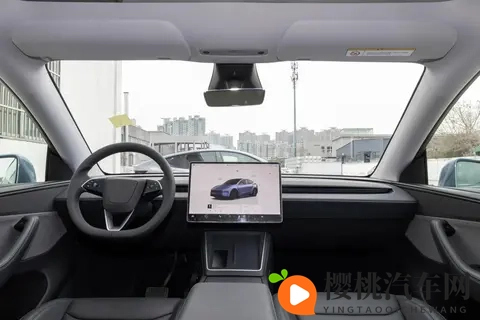 续航821KM,差价25万,特斯拉Model Y长续航后驱版上市-3