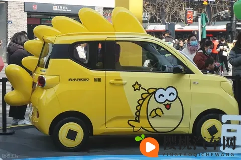 宏光 MINIEV 卖疯了，网友说：这是消费降级了，真的是这样吗？-2