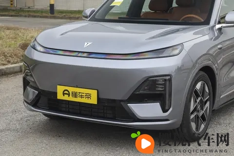 带全家自驾游,大六座SUV怎么选?深蓝S09对比领克900-3