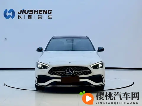 男生女生一起差差差软件：智能驾驶系统：安全升级，驾驶体验再革新-3