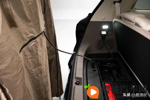 麻花传mod172苏蜜清歌:汽车新体验:游戏中的独特设计,科技魅力,畅享驾驶人生-3