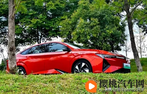 2025款灵悉L上市：1498万起售，五联屏+L2智驾，续航520km再升级-2