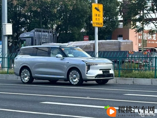 十八岁禁用软件:驾驶员新规:手机软件禁用引发关注-2