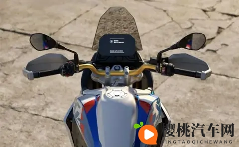 63万起!宝马“小水鸟”F450GS上市,智能离合,新手老手都能玩-1