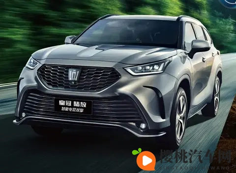 换屏不换芯！2026款皇冠陆放卖28万，网友：丰田太敷衍？-1