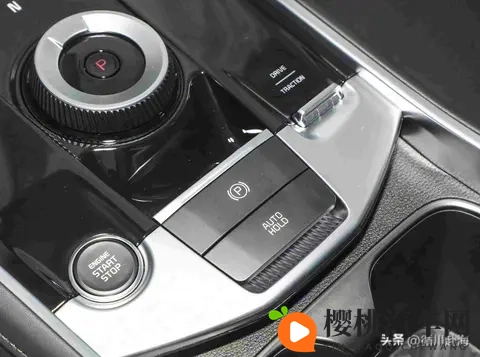 免费AI一键裸体网站：AI技术助力，免费快速生成裸体画面-2