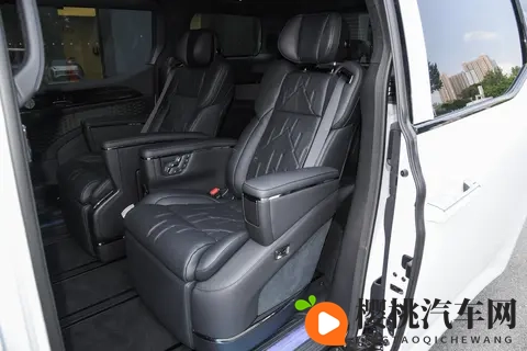 高端新能源MPV新标杆？极氪009推出年末购车权益，值得一看-3