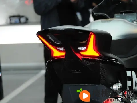 91娇妻3p第一次找单男：91辣妻首度尝试，寻找单身男士共度良辰-1