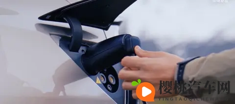 太良心了，特斯拉给老车主送免费新配件！-1