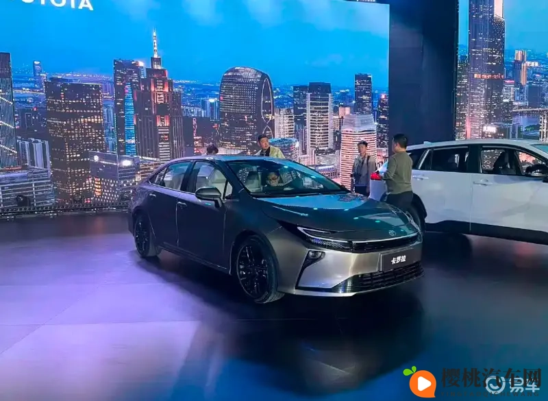 2025广州车展探馆 新款卡罗拉亮相 129英寸大屏-1