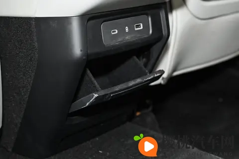 拆解2026款领克09：当价格、空间、动力、智能与配置形成合力！-3