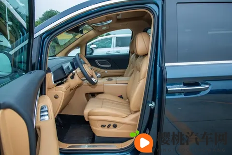 鸿蒙座舱5+华为乾崑，26款岚图梦想家实力诠释MPV新标杆-2