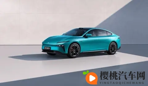 智美兼得, 操控随行, 东风奕派eπ007+试驾体验:15万级智美轿跑-2