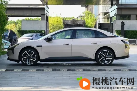 年轻人第一台家轿,买小鹏MONA M03还是长安启源A06?-1