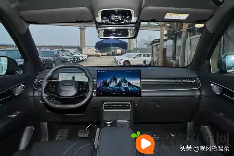 第五代瑞虎8正式开卖！尺寸暴涨，双面设计，999万起要颠覆市场-1