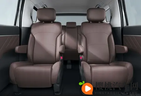 五菱星光730怎么选?73万起售,4款配置详细分析,838万版最值-1